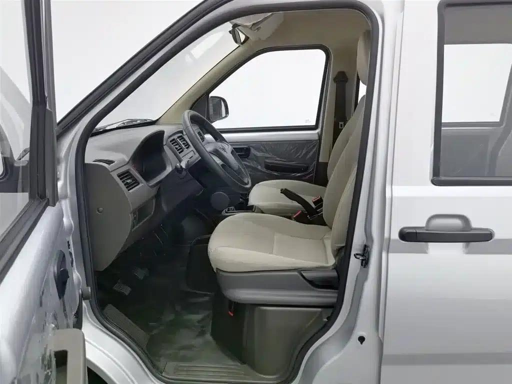 Wuling Rongguang S 2023 1.5L Basic Model 5/7 Seats — миниатюра 10