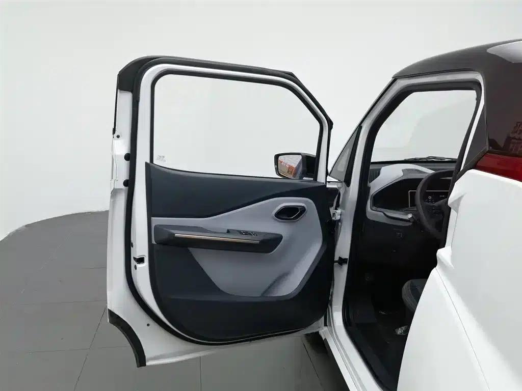 Wuling NanoEV 2021 Fun Edition - High Power Version — миниатюра 8