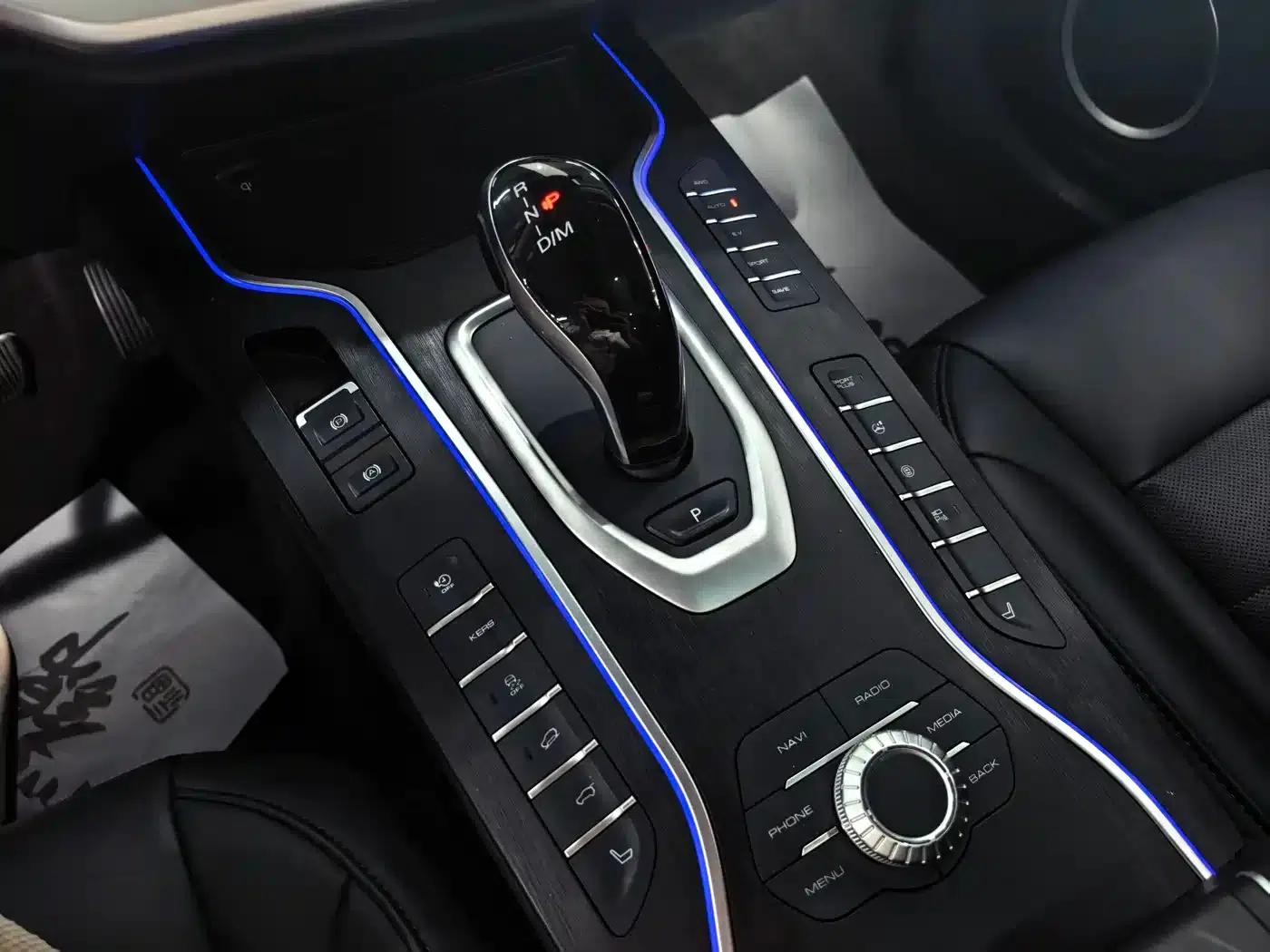 Weipai VV7 New Energy 2020 PHEV 2.0T Flagship Edition — миниатюра 16