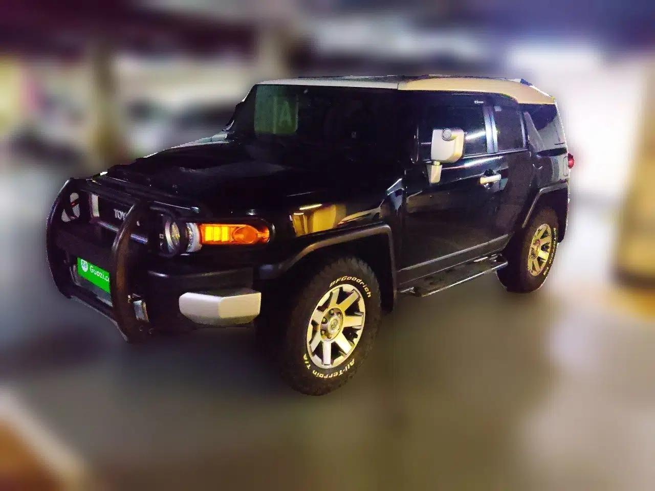 Toyota FJ Cruiser 2011 4.0L — миниатюра 1