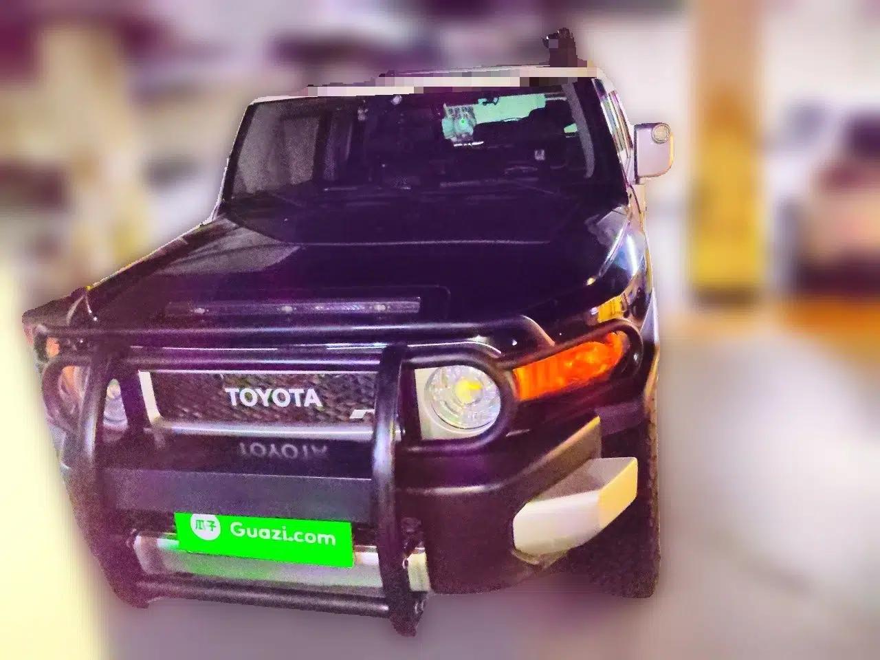 Toyota FJ Cruiser 2011 4.0L — миниатюра 2