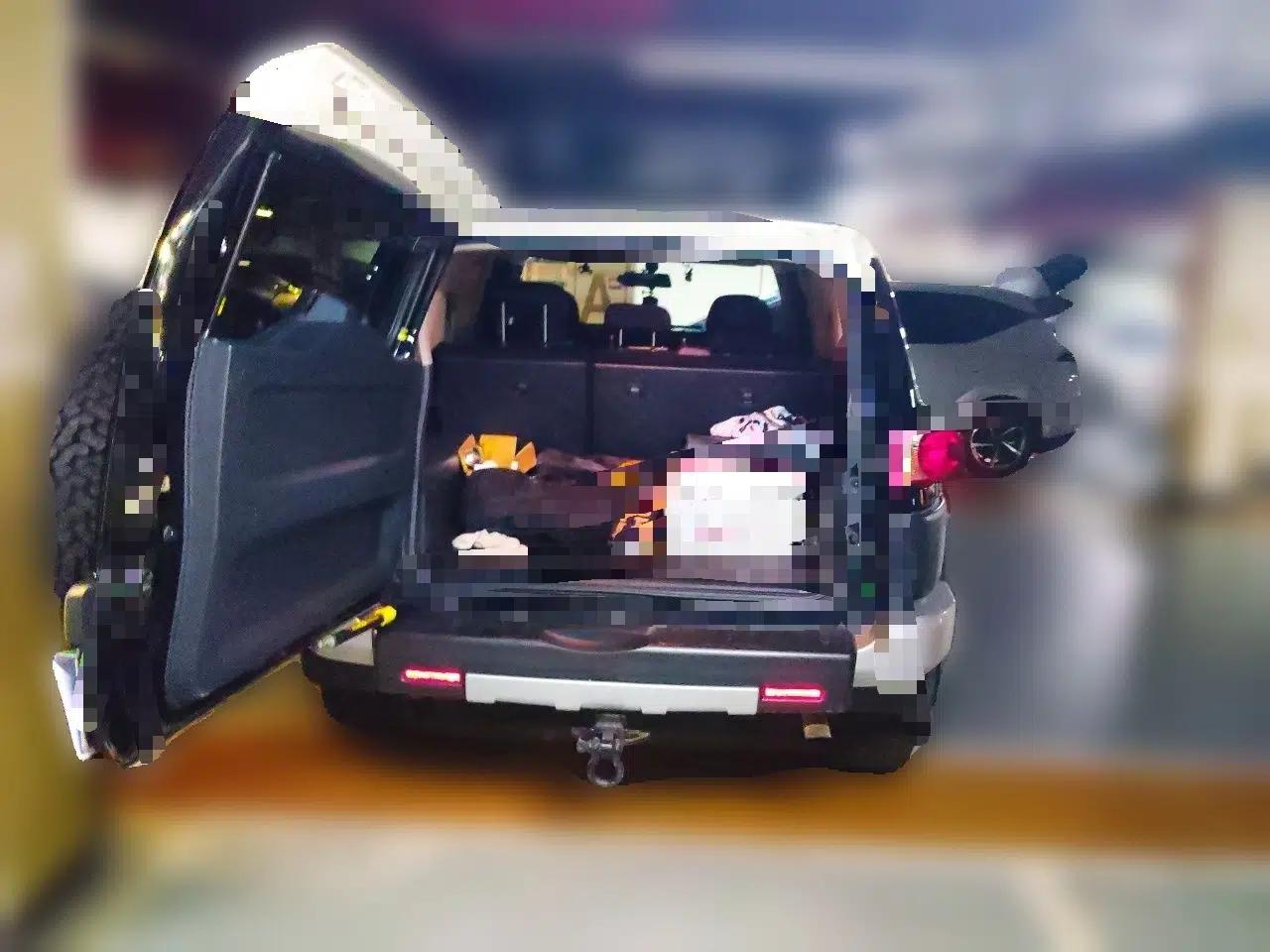 Toyota FJ Cruiser 2011 4.0L — миниатюра 19