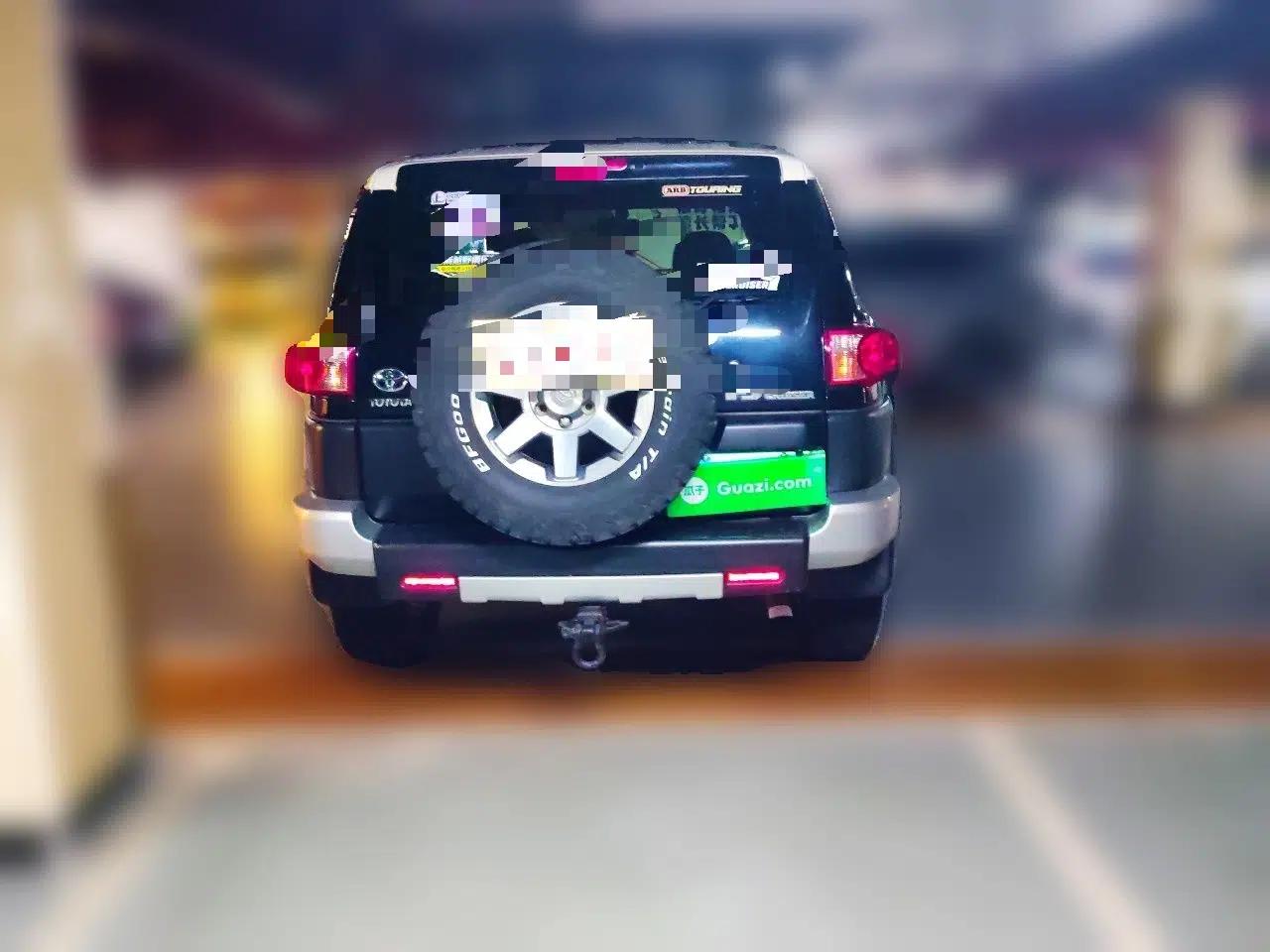 Toyota FJ Cruiser 2011 4.0L — миниатюра 5