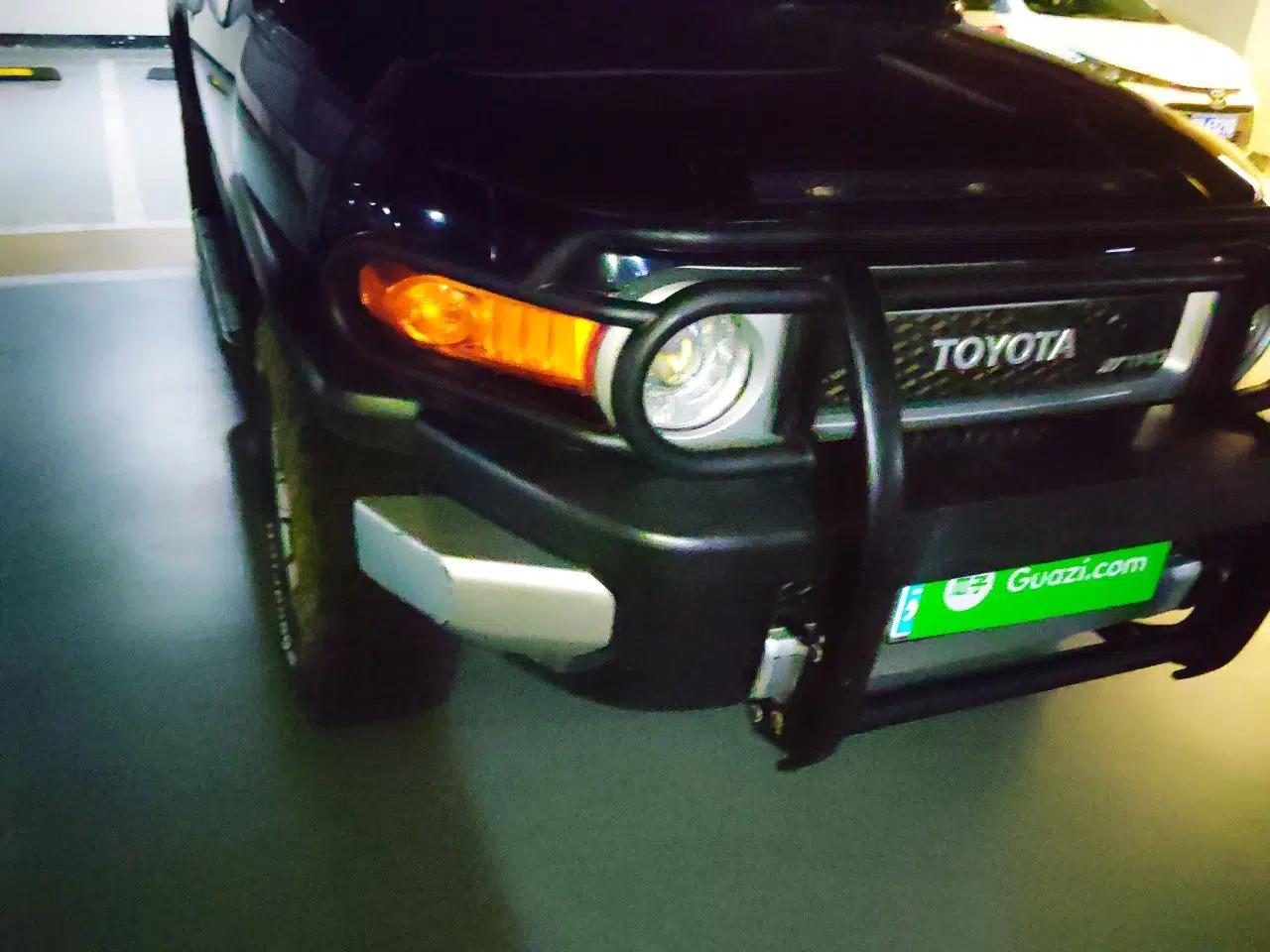 Toyota FJ Cruiser 2011 4.0L — миниатюра 7