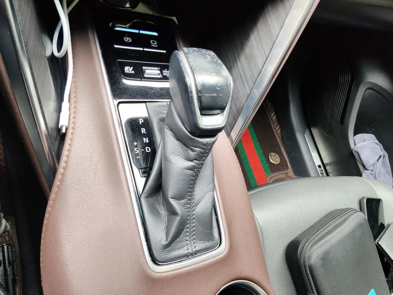 Toyota Harrier 2022 Dual-Engine 2.5L CVT Two-Wheel Drive Luxury Edition — миниатюра 14