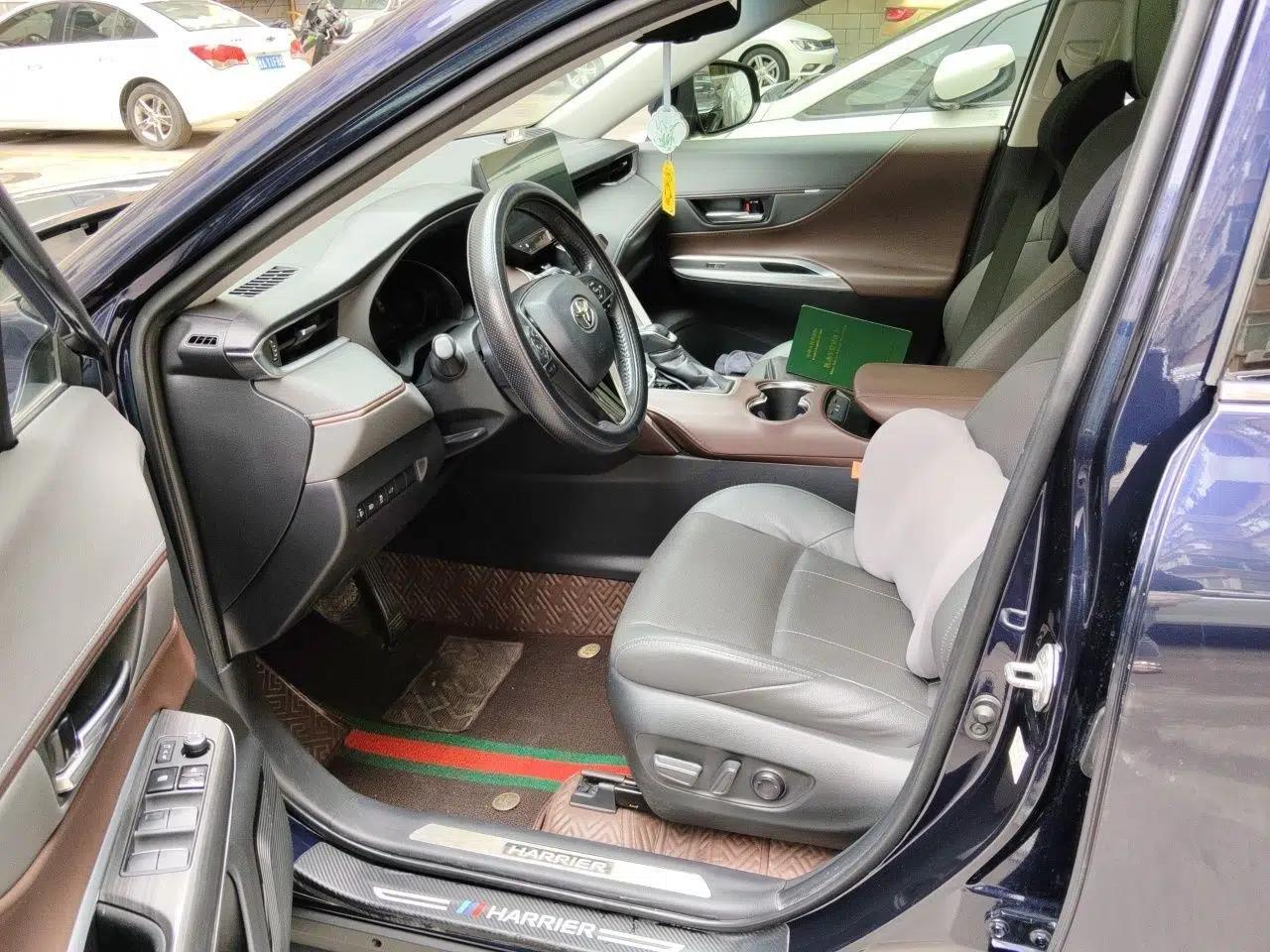 Toyota Harrier 2022 Dual-Engine 2.5L CVT Two-Wheel Drive Luxury Edition — миниатюра 16