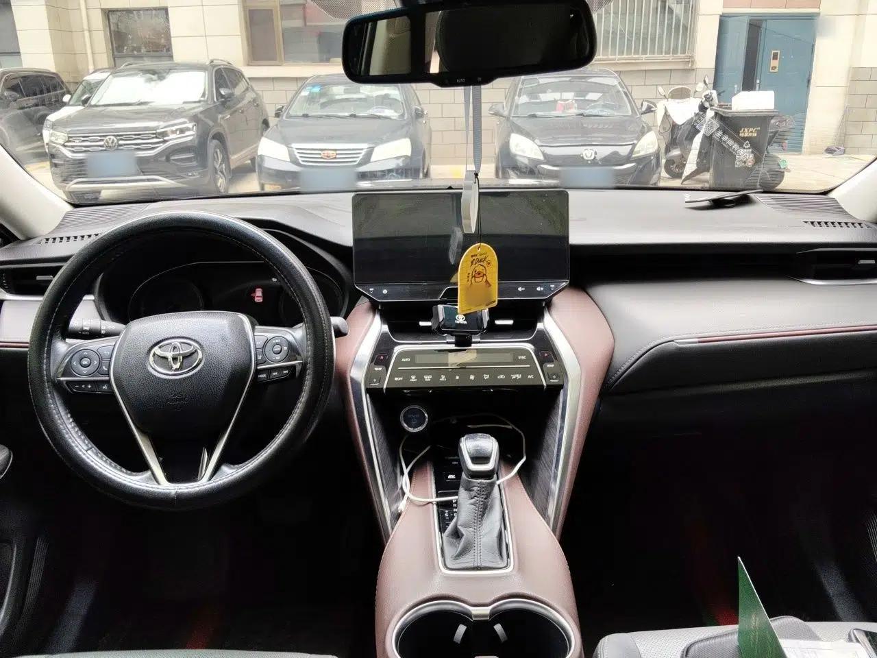 Toyota Harrier 2022 Dual-Engine 2.5L CVT Two-Wheel Drive Luxury Edition — миниатюра 9