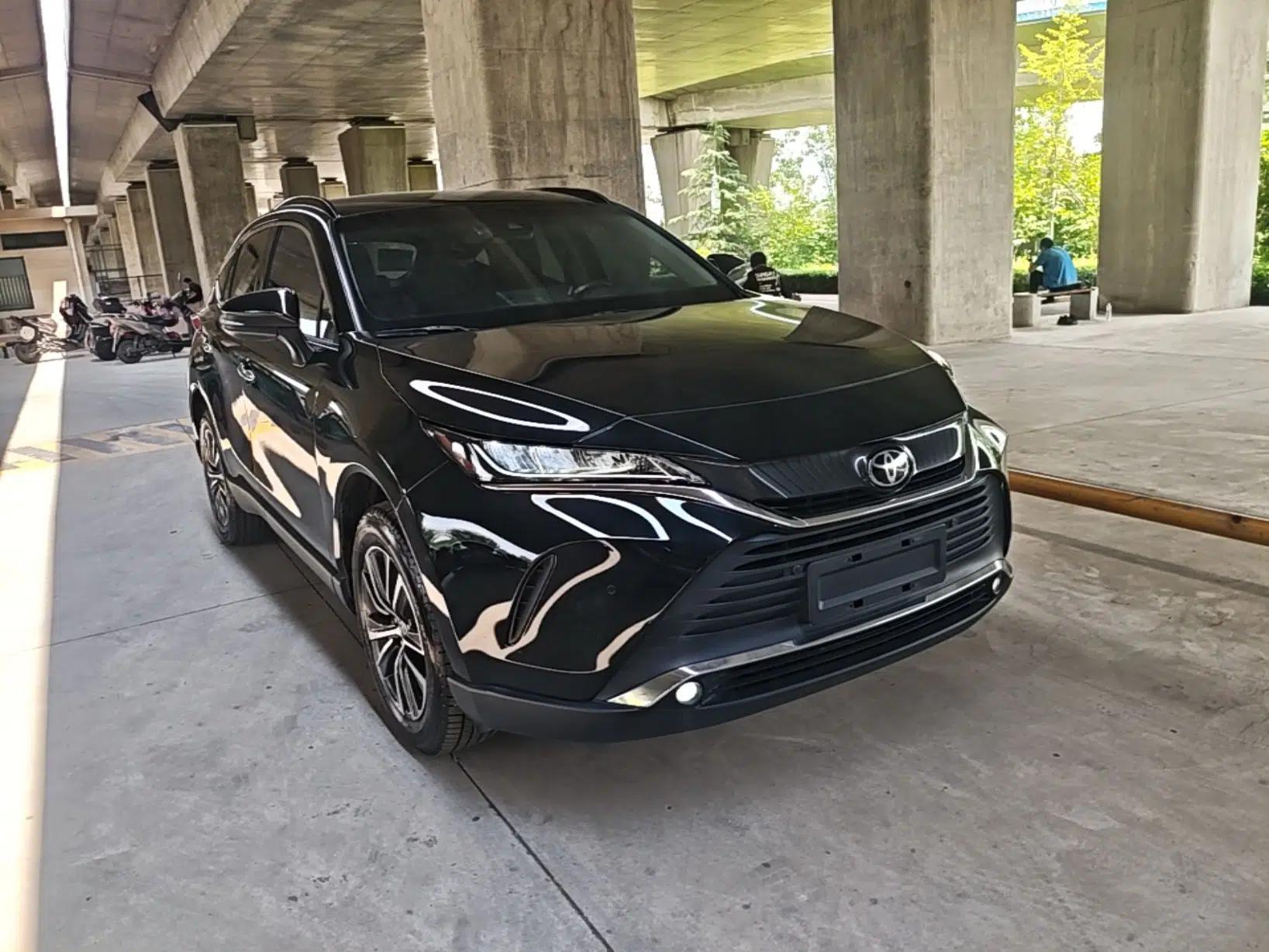 Toyota Harrier 2022 2.0L CVT Two-Wheel Drive Luxury Edition — миниатюра 3