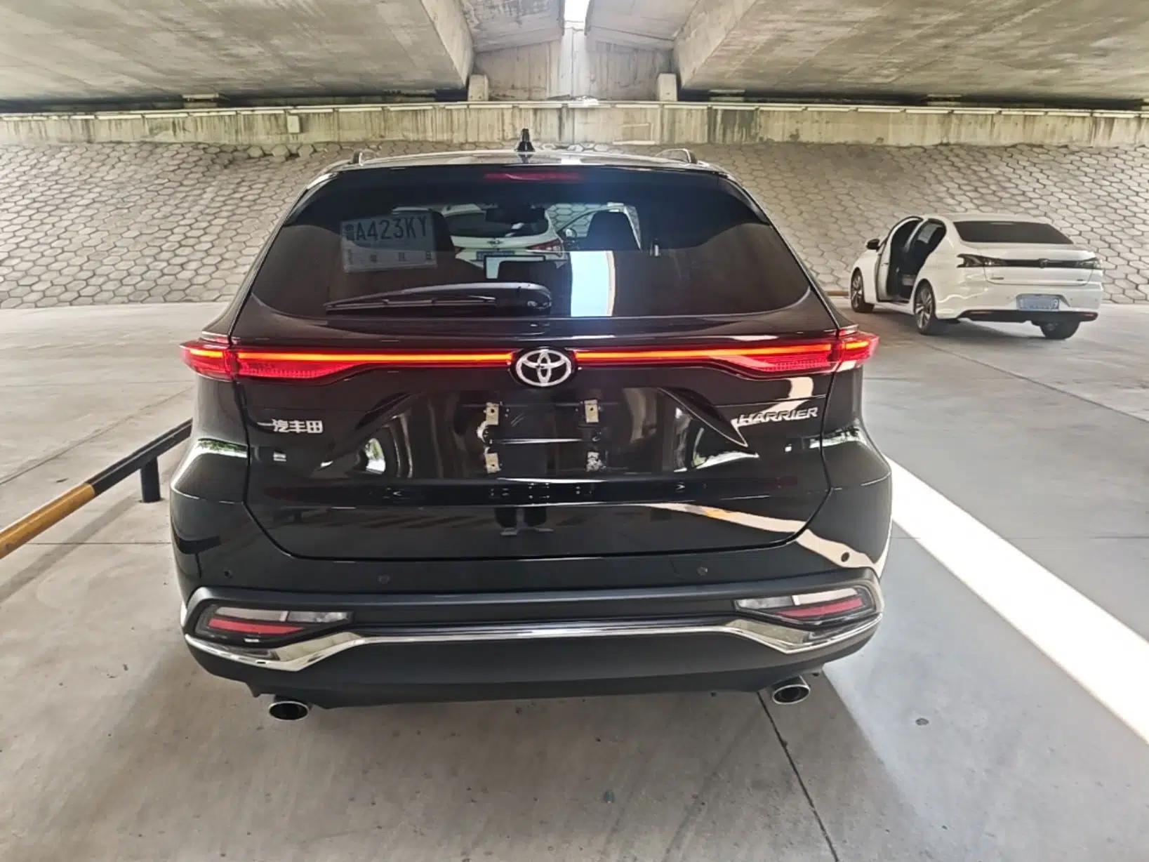 Toyota Harrier 2022 2.0L CVT Two-Wheel Drive Luxury Edition — миниатюра 5