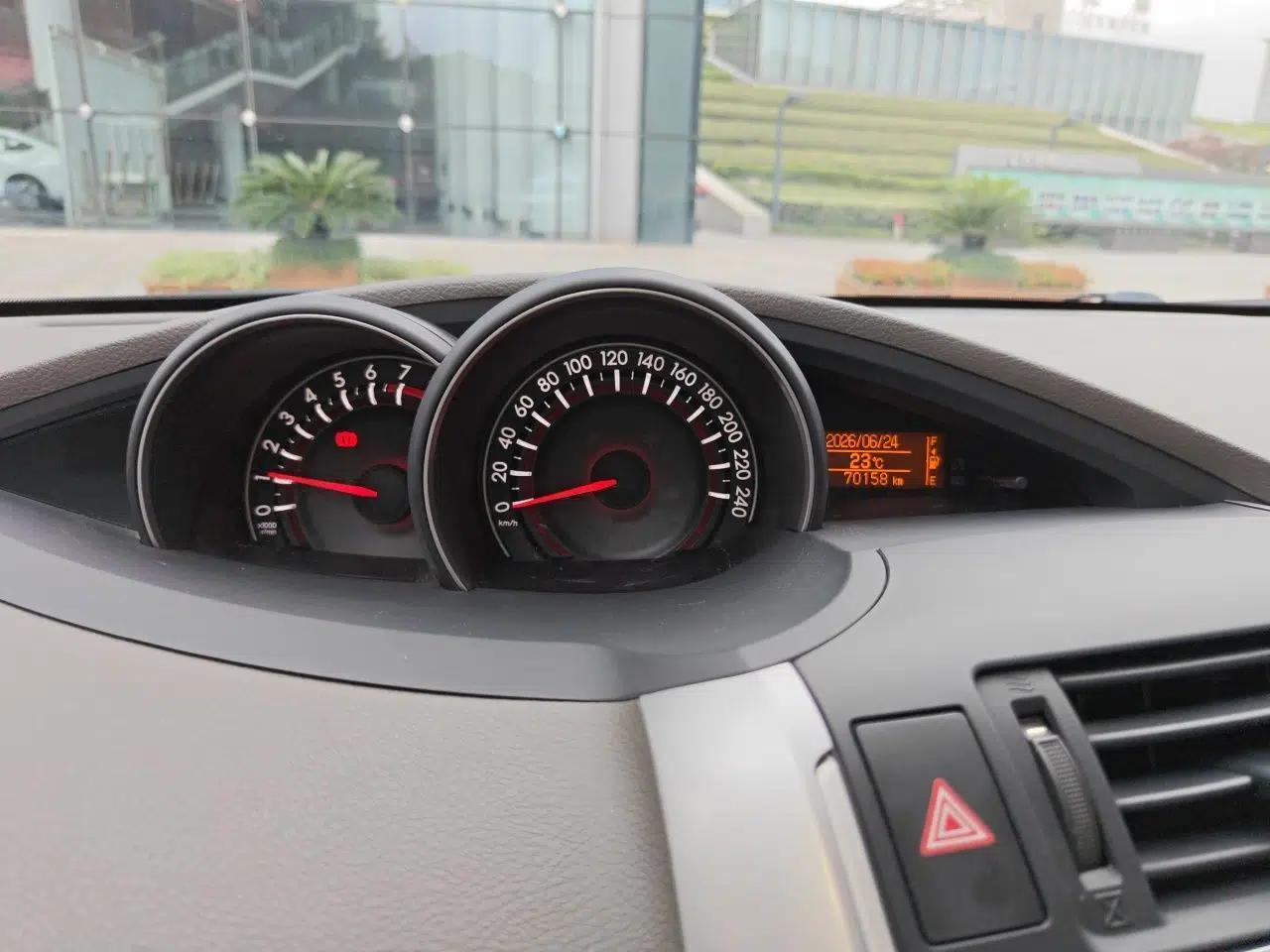 Toyota Verso 2011 180E CVT Elite Edition — миниатюра 11