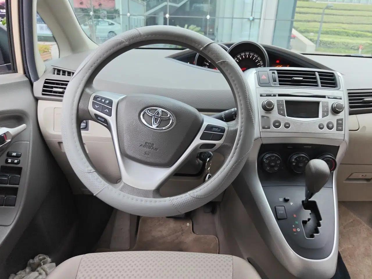 Toyota Verso 2011 180E CVT Elite Edition — миниатюра 10