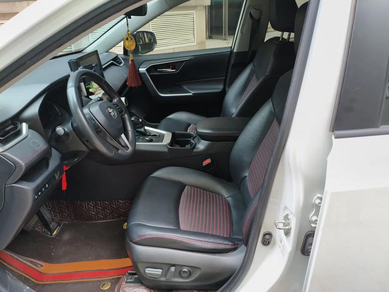 Toyota RAV4 Rongfang Plug-in Hybrid 2021 2.5L Two-Wheel Drive Elite Pro — миниатюра 15