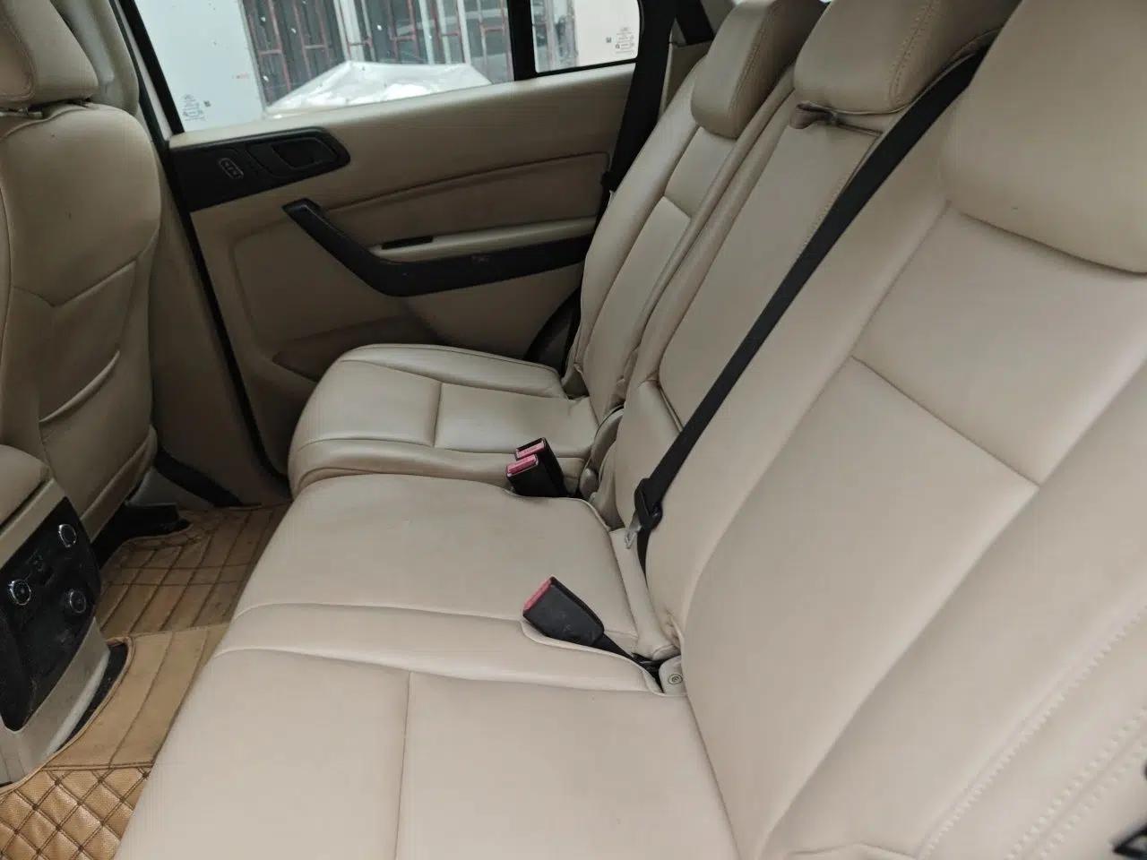 Ford Everest 2017 2.0T Gasoline Automatic 4x4 Elite Edition 5 Seats — миниатюра 17