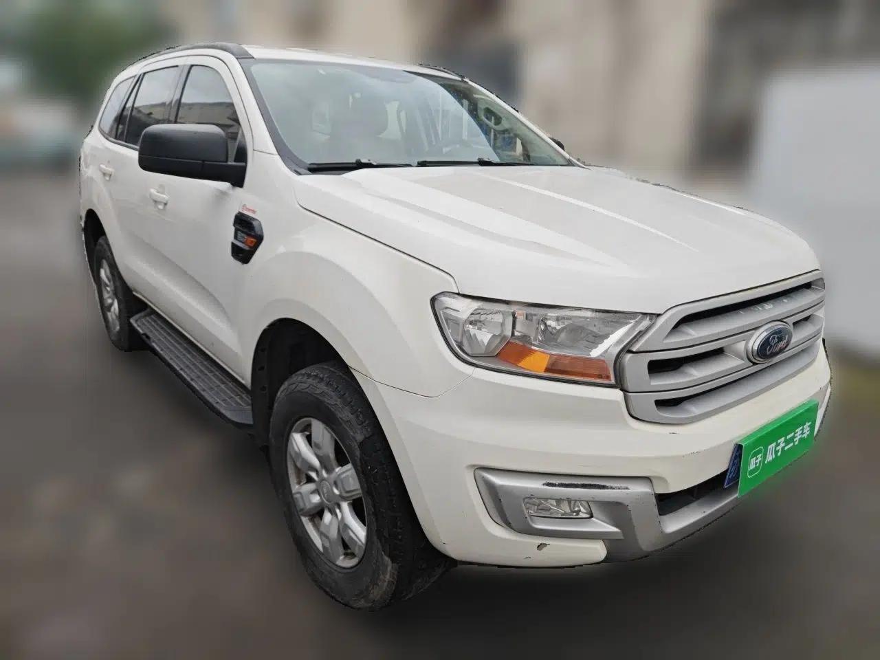Ford Everest 2017 2.0T Gasoline Automatic 4x4 Elite Edition 5 Seats — миниатюра 3