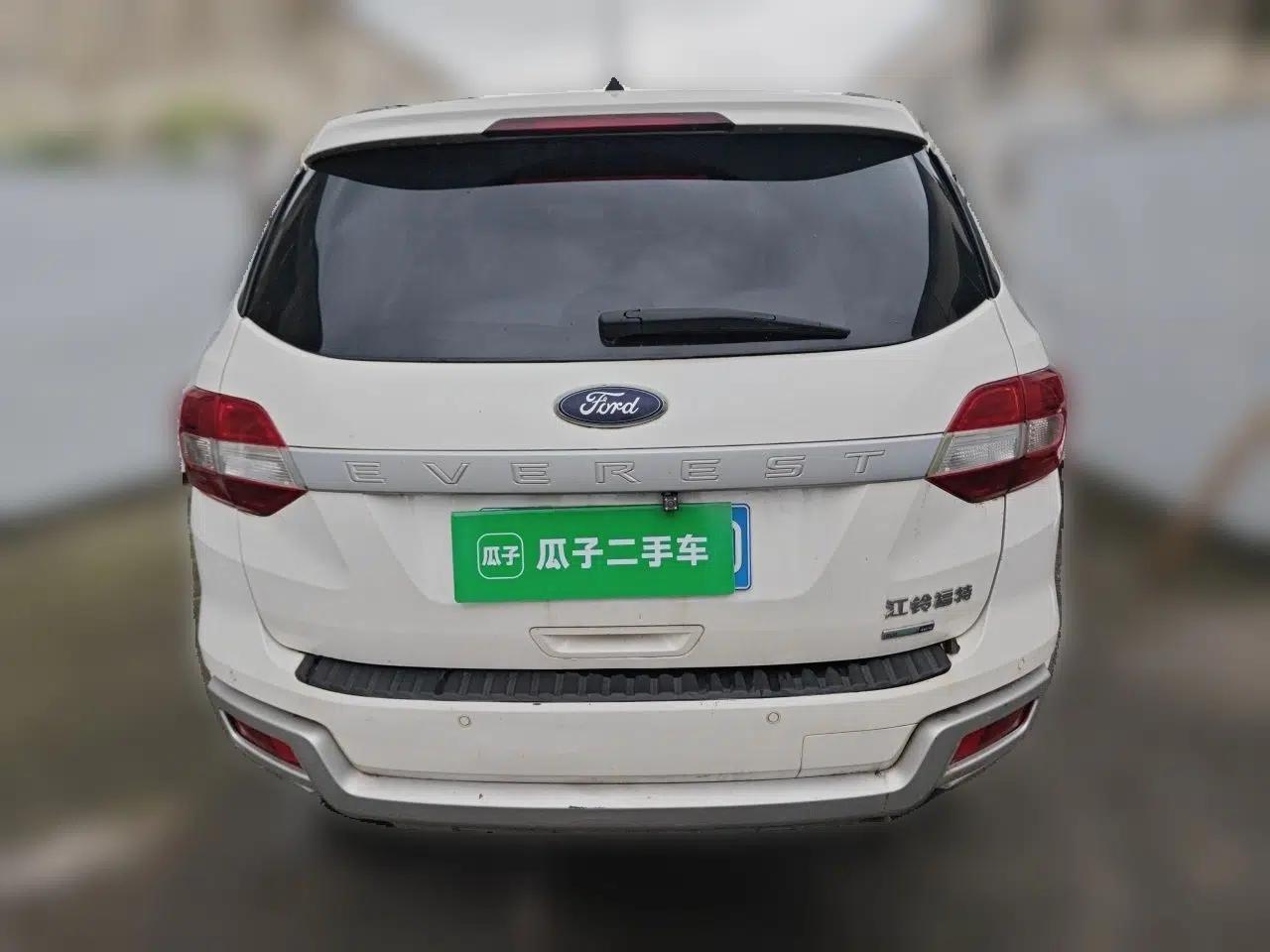 Ford Everest 2017 2.0T Gasoline Automatic 4x4 Elite Edition 5 Seats — миниатюра 5