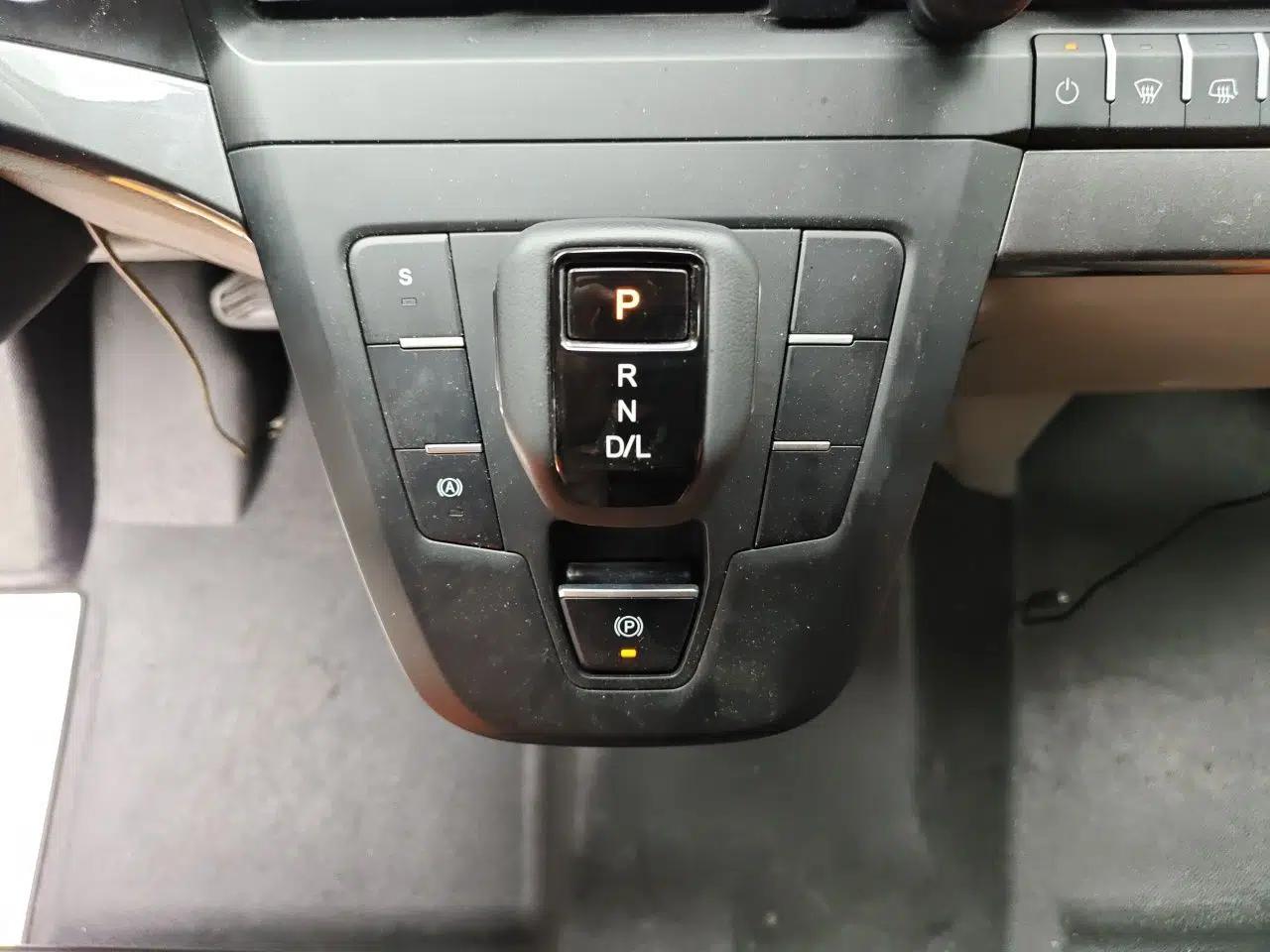Ford Transit T8 2024 T8 2.3T Diesel Automatic Mid-axle Mid-roof 6-Seater Multi-function Version 2/2/2 — миниатюра 14