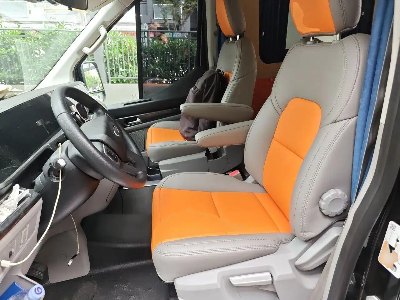 Ford Transit T8 2024 T8 2.3T Diesel Automatic Mid-axle Mid-roof 6-Seater Multi-function Version 2/2/2 — миниатюра 15
