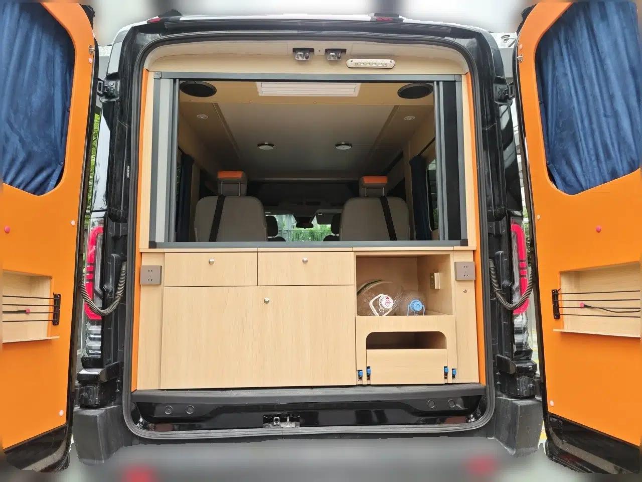 Ford Transit T8 2024 T8 2.3T Diesel Automatic Mid-axle Mid-roof 6-Seater Multi-function Version 2/2/2 — миниатюра 19