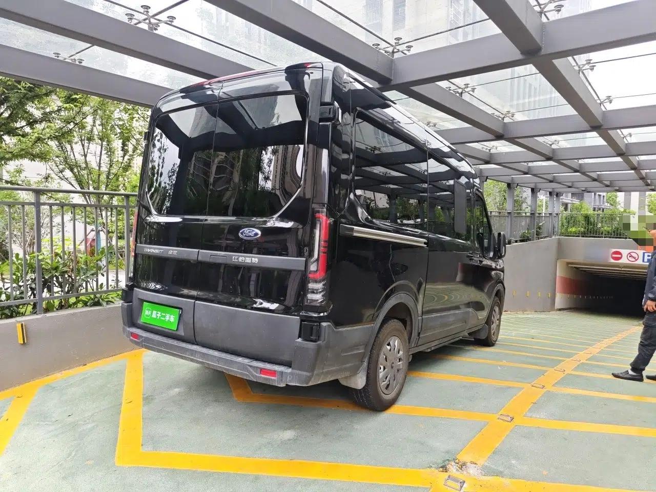 Ford Transit T8 2024 T8 2.3T Diesel Automatic Mid-axle Mid-roof 6-Seater Multi-function Version 2/2/2 — миниатюра 6