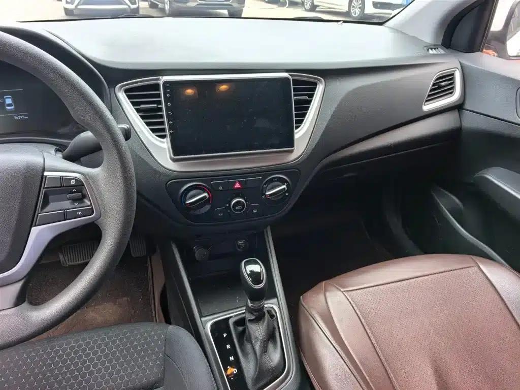 2020 Hyundai Verna 1.4L CVT GLS Cool Edition — миниатюра 12