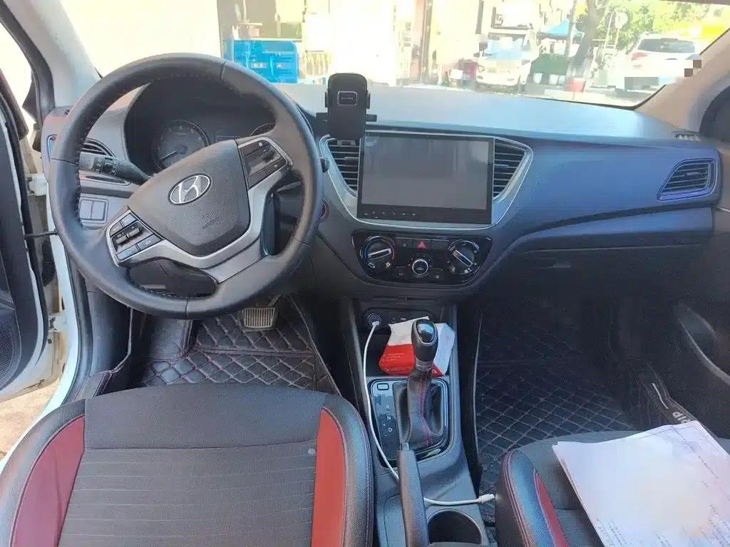 2016 Hyundai Verna 1.4L Automatic GLS (Cool Edition) — миниатюра 13