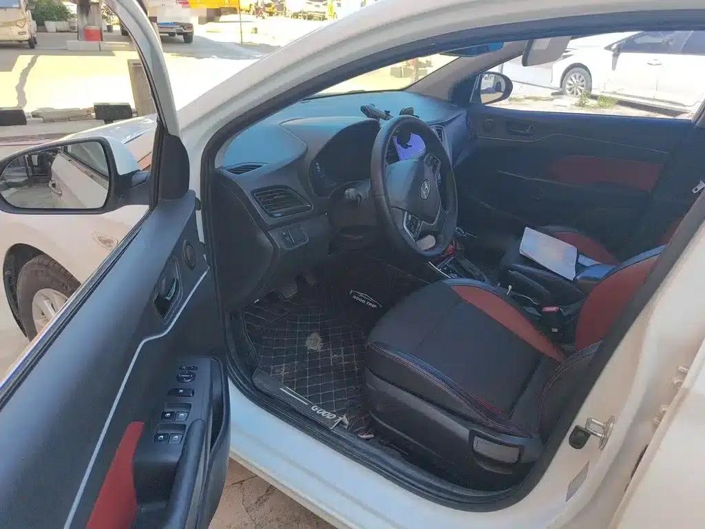 2016 Hyundai Verna 1.4L Automatic GLS (Cool Edition) — миниатюра 14
