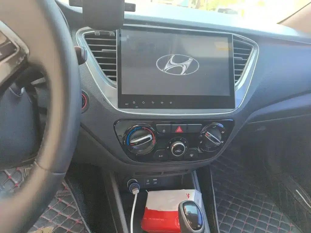 2016 Hyundai Verna 1.4L Automatic GLS (Cool Edition) — миниатюра 6