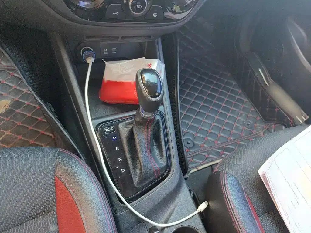 2016 Hyundai Verna 1.4L Automatic GLS (Cool Edition) — миниатюра 7