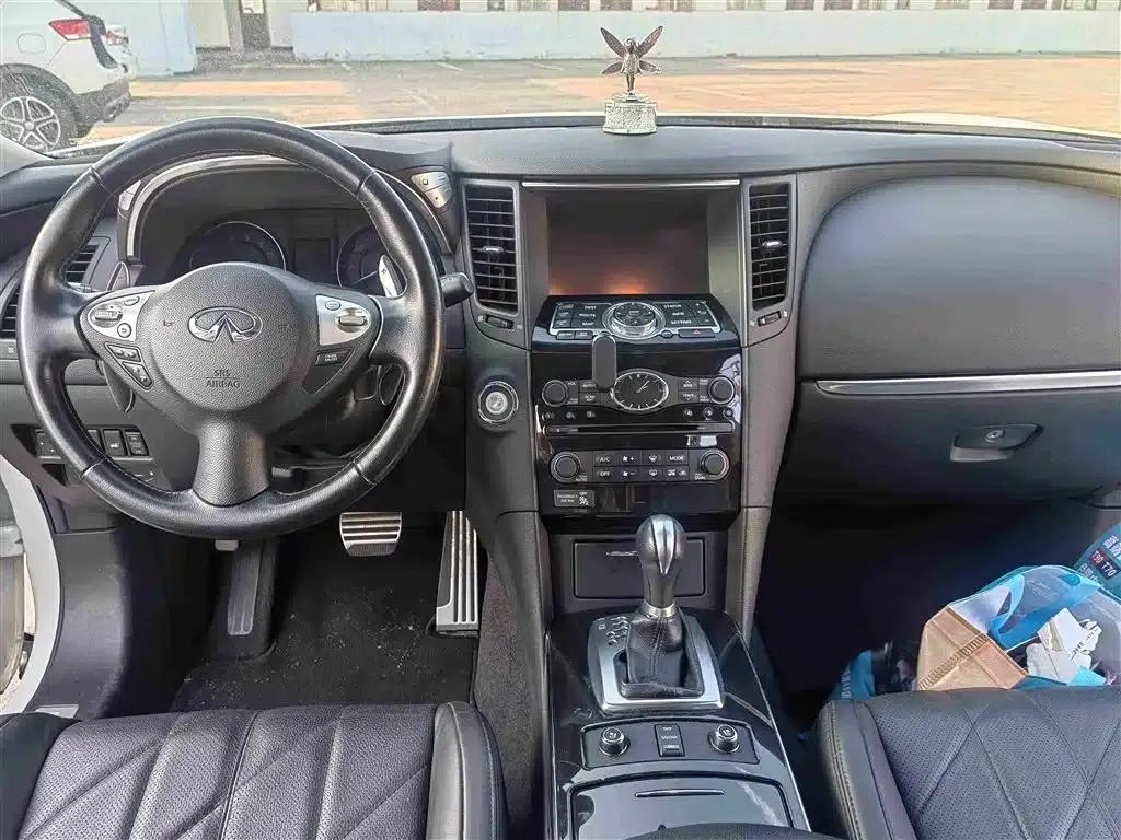 Infiniti QX70 2013 3.7L Standard Edition — миниатюра 7