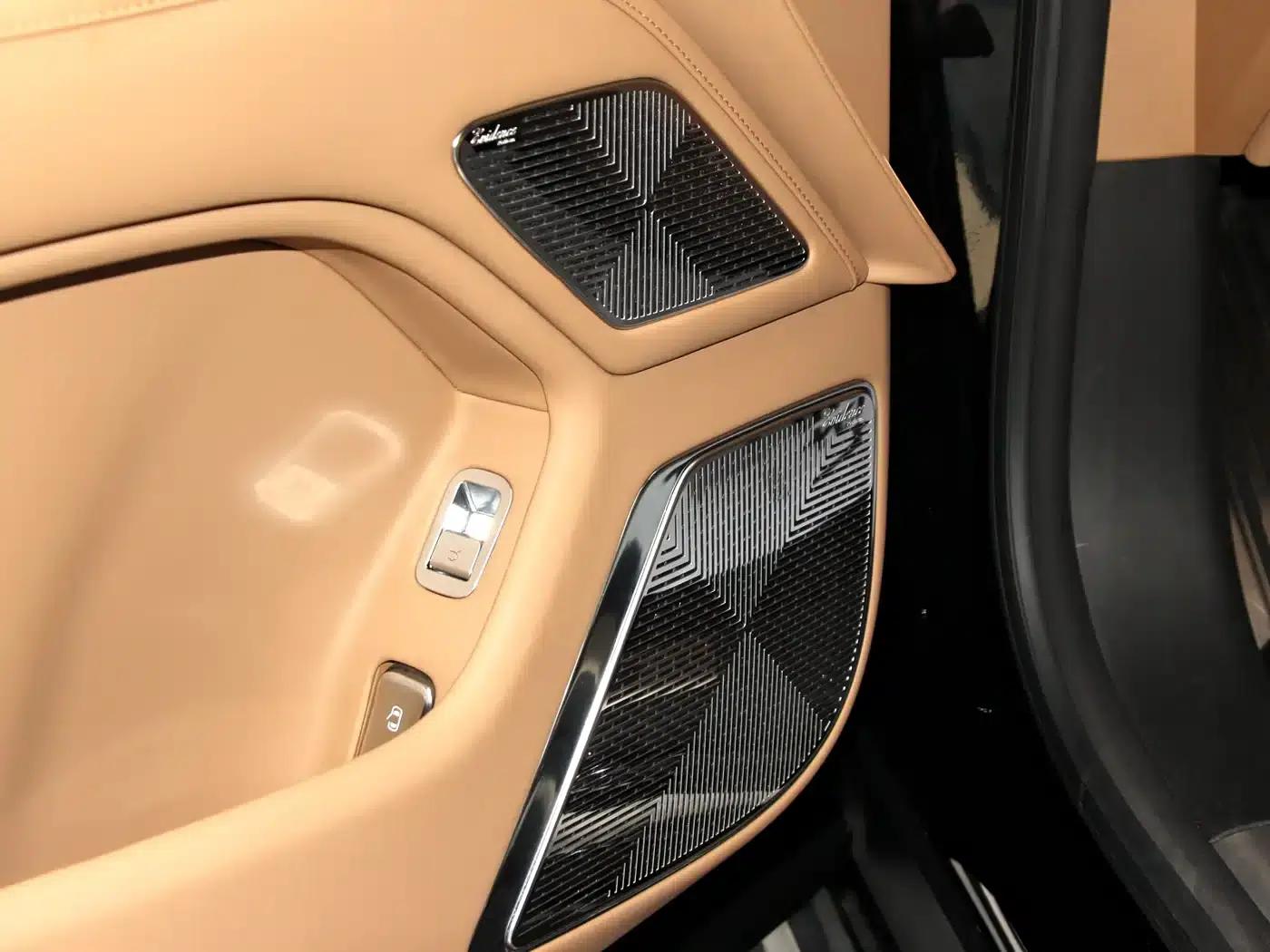 Looking up at the U8 L 2025 Dingshi Edition — миниатюра 9