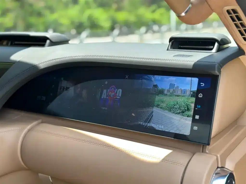 Looking up at the U8 L 2025 Dingshi Edition — миниатюра 17