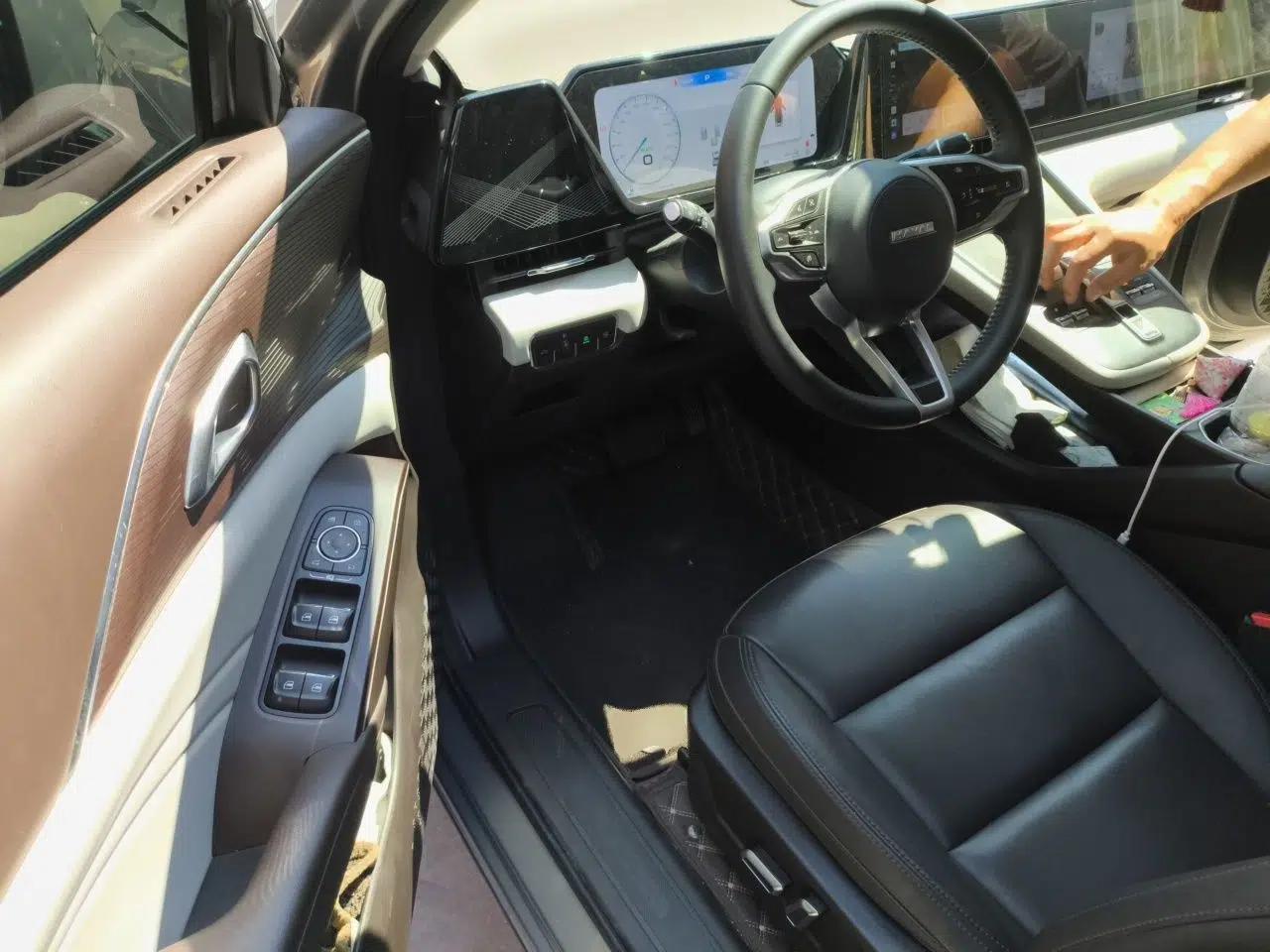 Haval Fierce Dragon Max 2023 1.5L Hi4 105 Four-Wheel Drive Navigation Edition — миниатюра 16