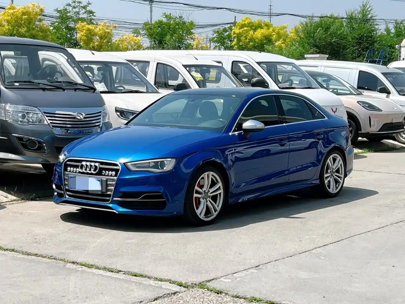 Audi S3 2015 Model S3 2.0T Limousine — миниатюра 1