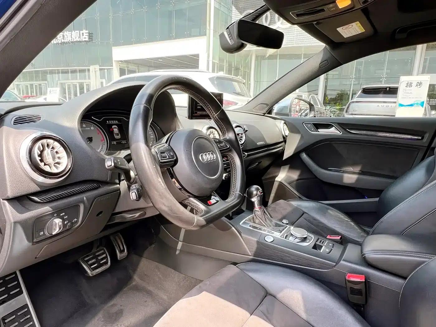 Audi S3 2015 Model S3 2.0T Limousine — миниатюра 5