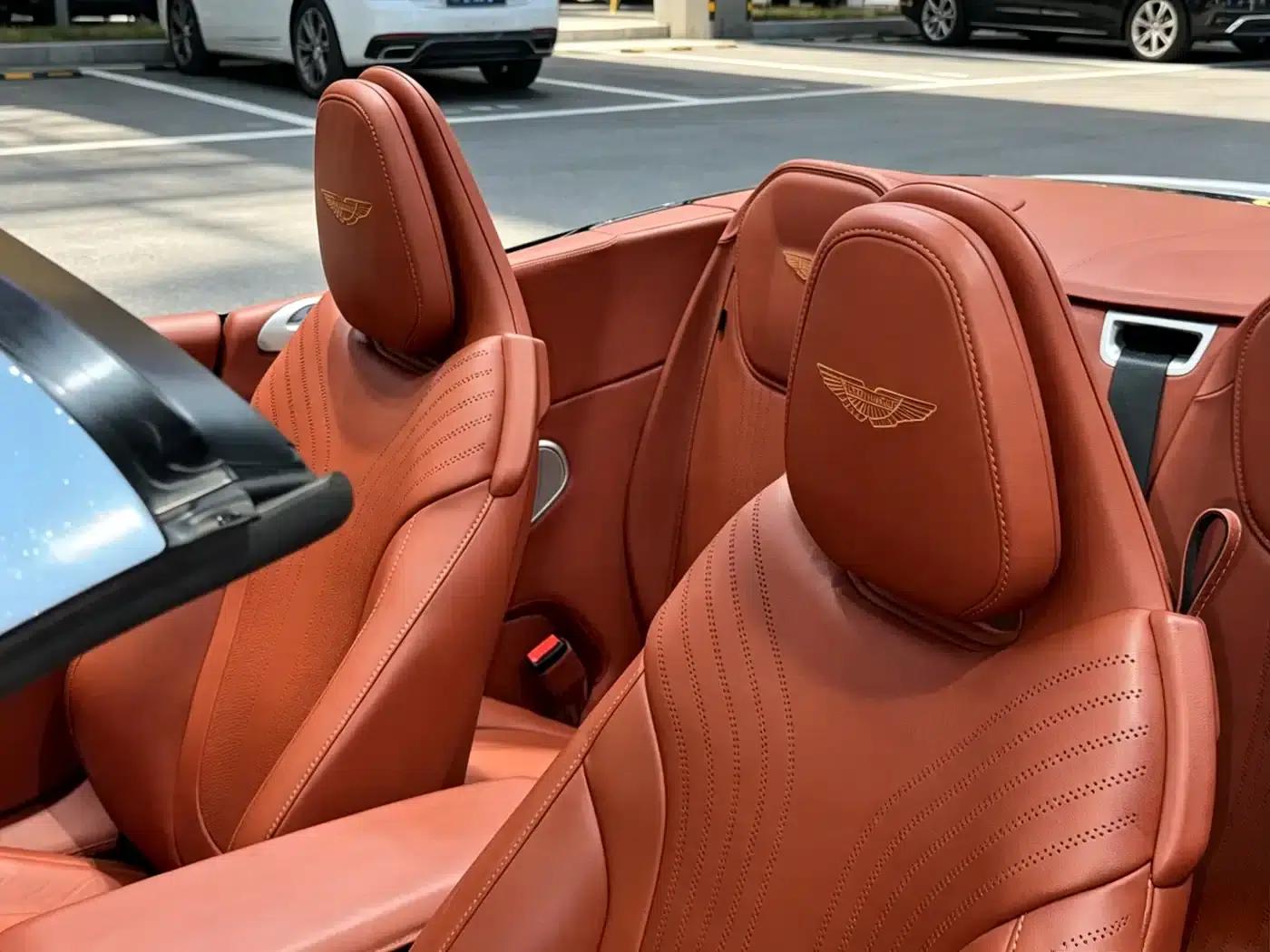 Aston Martin DB11 2019 4.0T V8 Volante — миниатюра 12