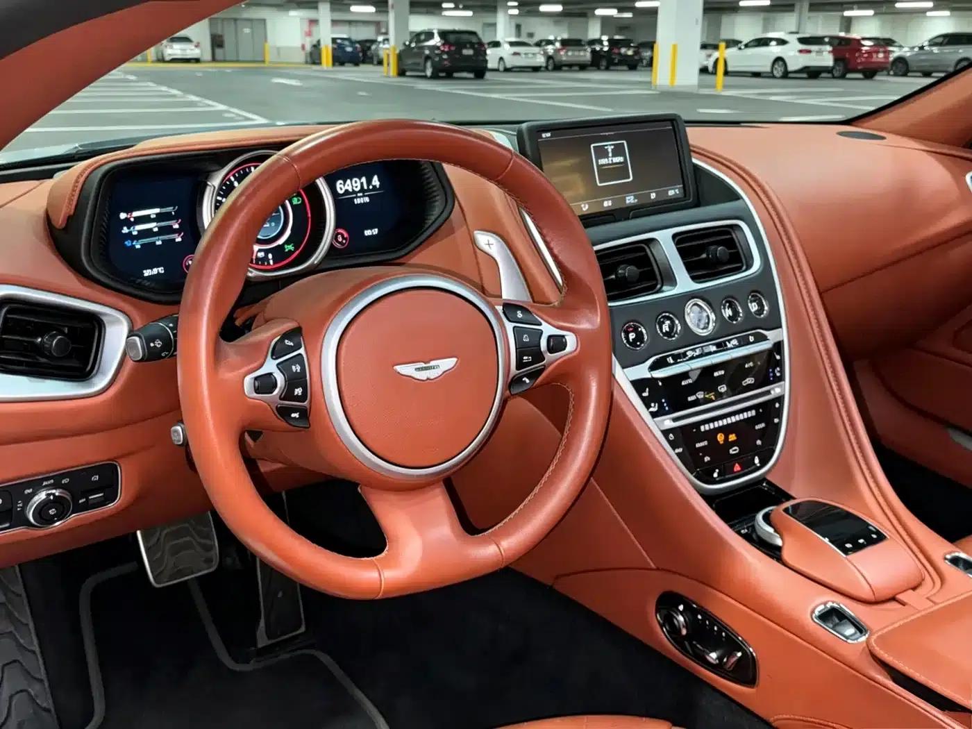 Aston Martin DB11 2019 4.0T V8 Volante — миниатюра 10