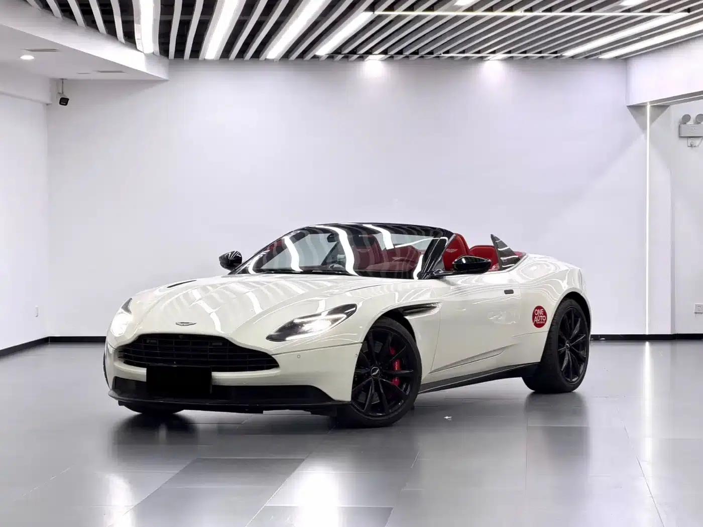Aston Martin DB11 2019 4.0T V8 Volante — миниатюра 1