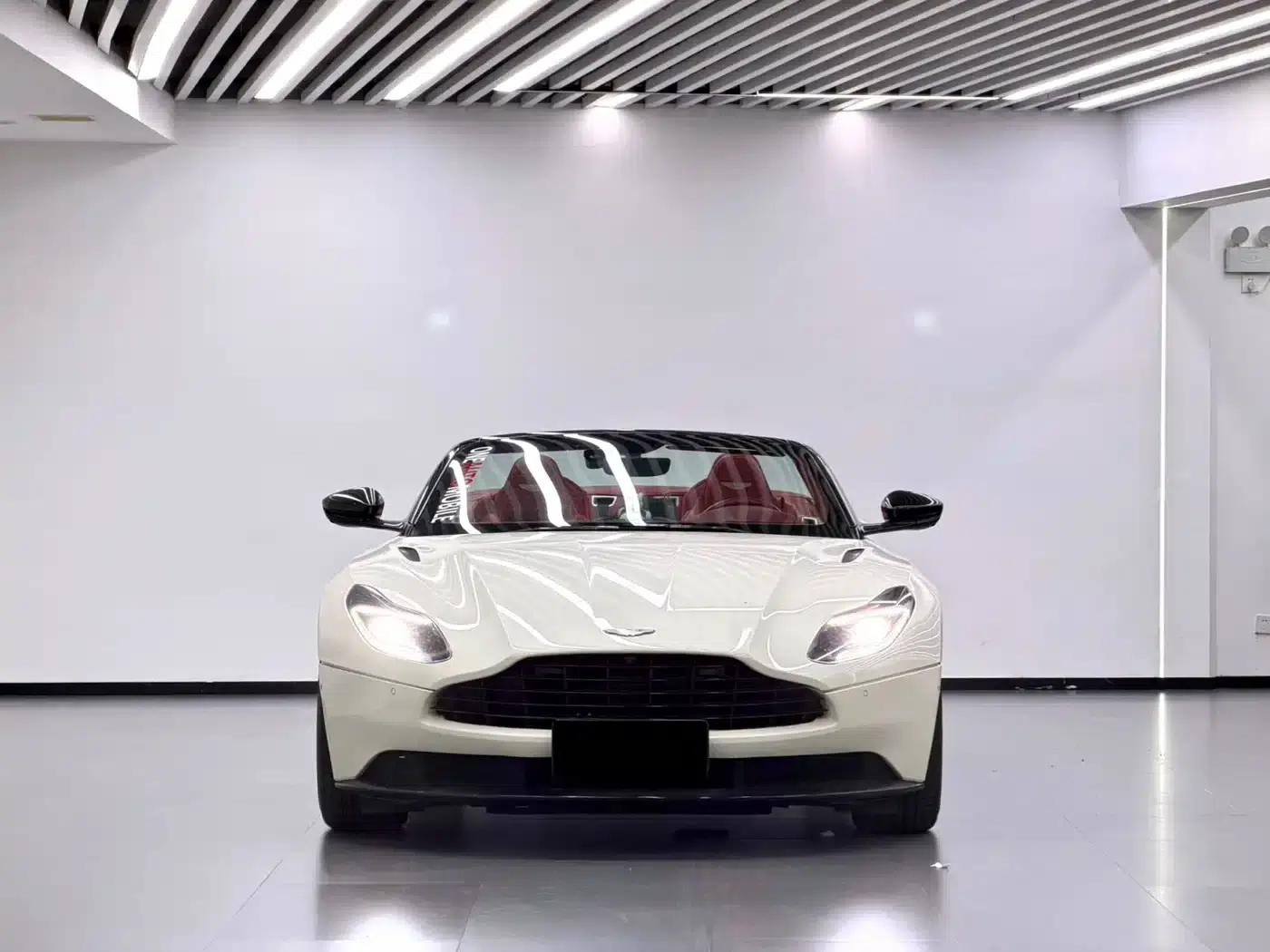 Aston Martin DB11 2019 4.0T V8 Volante — миниатюра 2