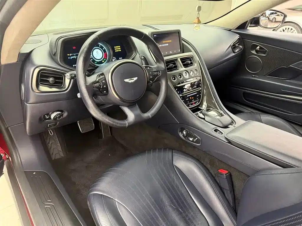 Aston Martin DB11 2019 4.0T V8 Coupe — миниатюра 4