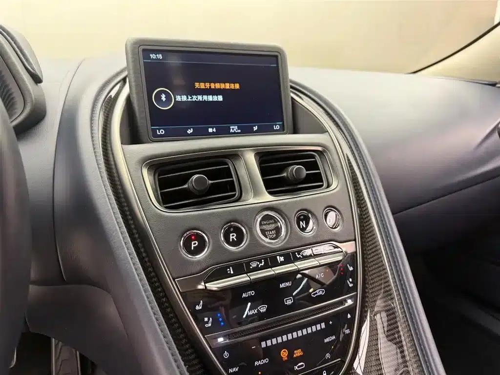 Aston Martin DB11 2019 4.0T V8 Coupe — миниатюра 7