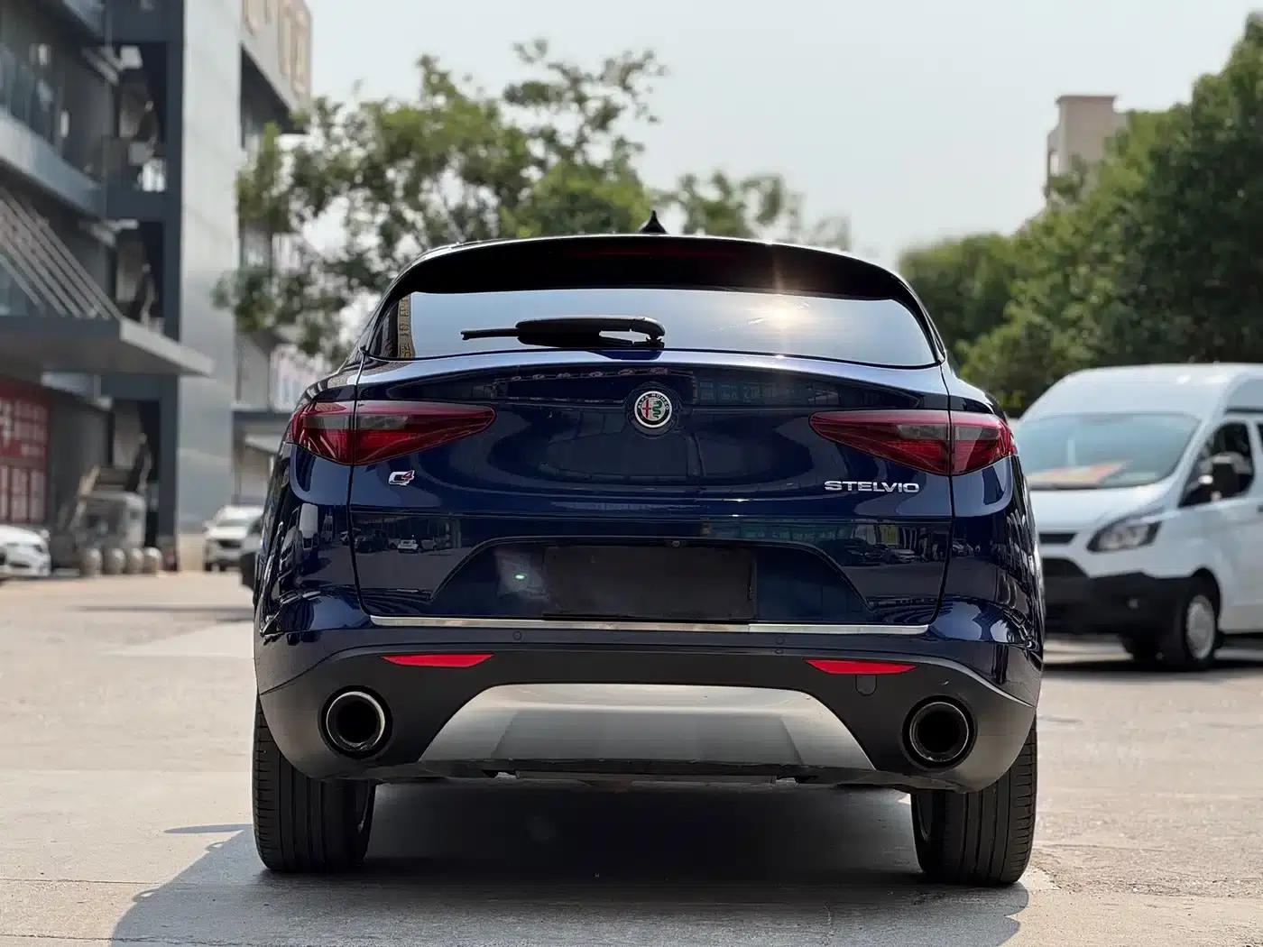 2017 Stelvio 2.0T 200HP Elite Edition — миниатюра 7