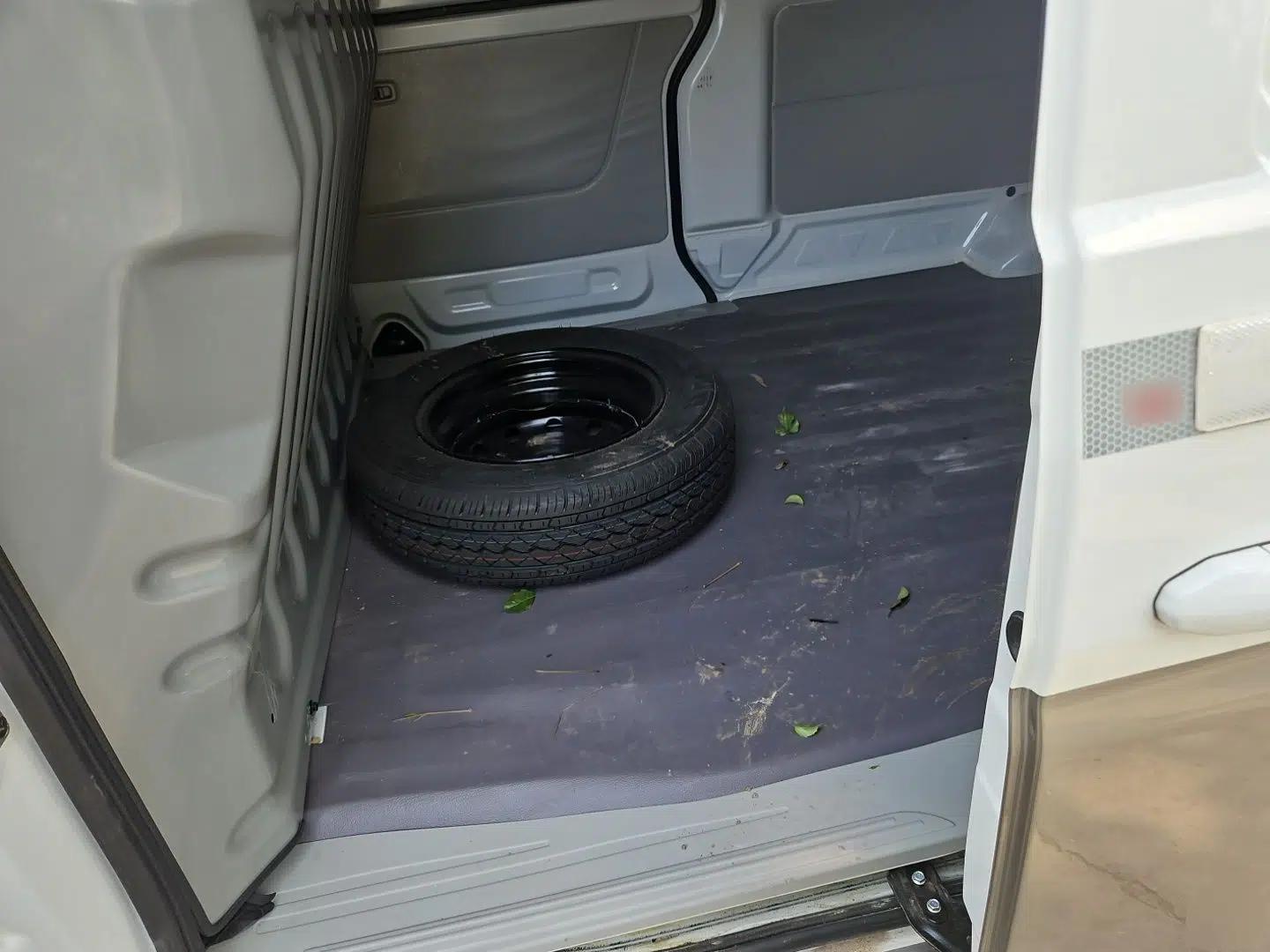 Jinbei New Hiace X30L CNG 2023 100L CNG Wealth Edition Van 2/5-Seater Air-Conditioned Model SWCC15M — миниатюра 17