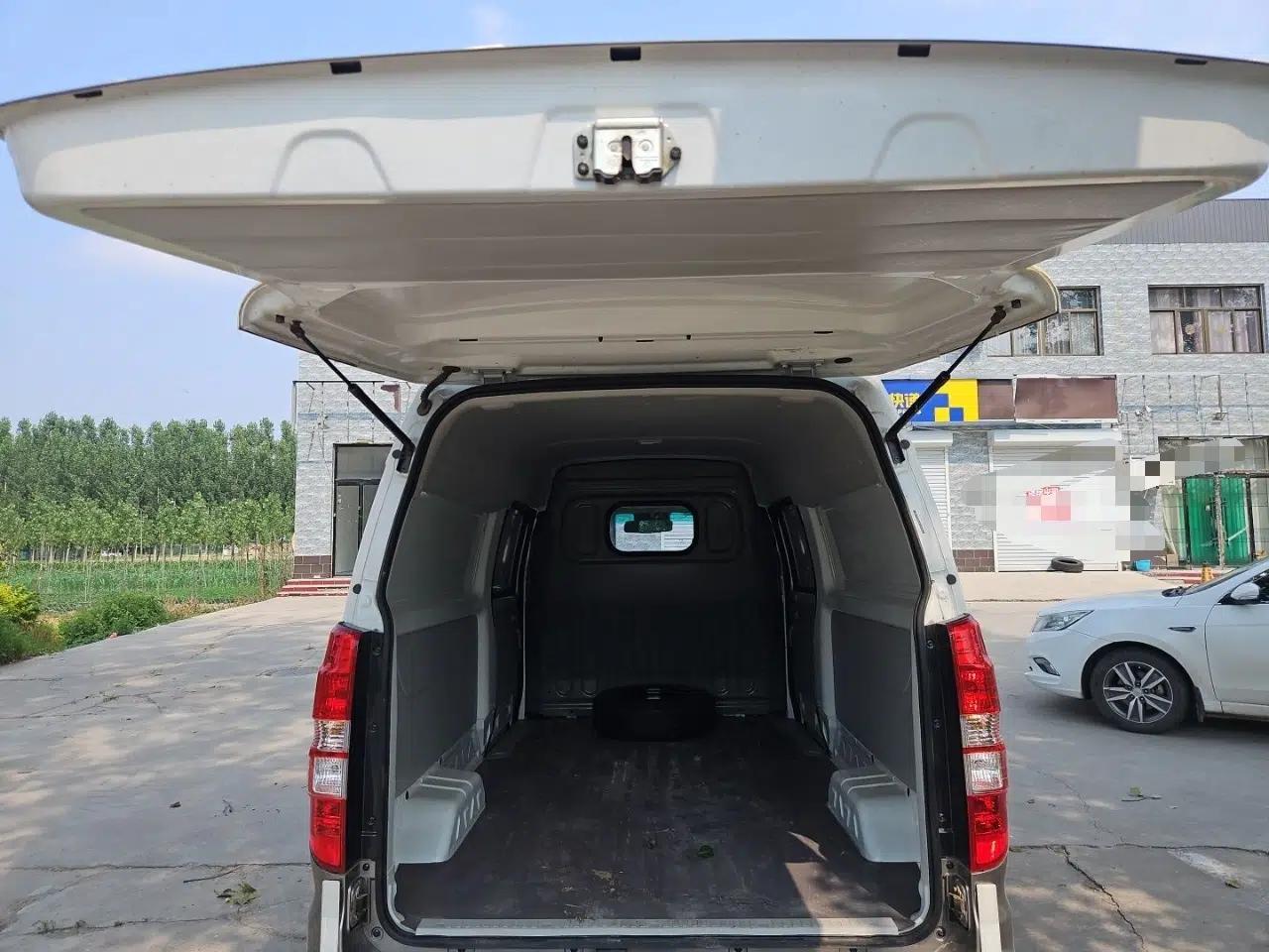 Jinbei New Hiace X30L CNG 2023 100L CNG Wealth Edition Van 2/5-Seater Air-Conditioned Model SWCC15M — миниатюра 19