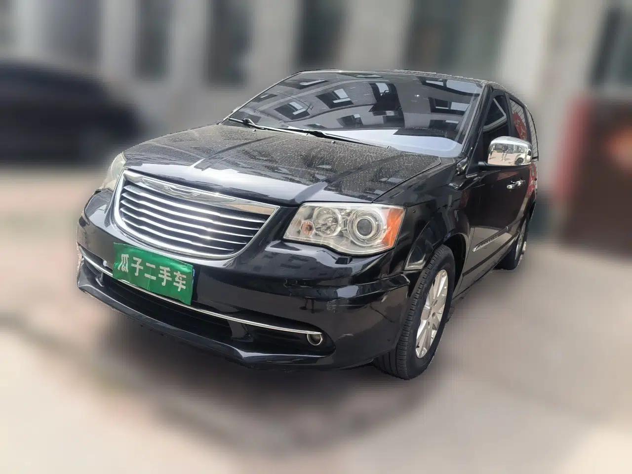 Chrysler Grand Voyager 2013 3.6L Luxury Edition — миниатюра 1