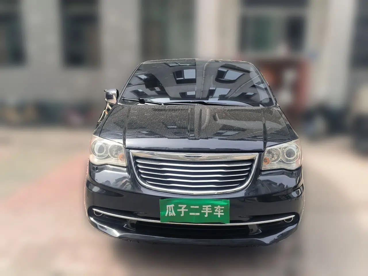 Chrysler Grand Voyager 2013 3.6L Luxury Edition — миниатюра 2