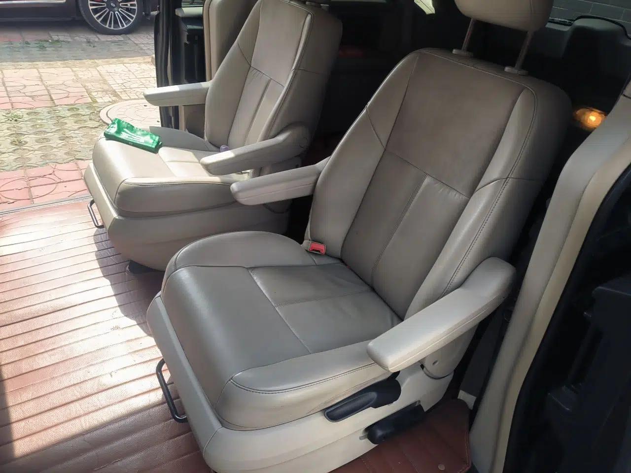 Chrysler Grand Voyager 2013 3.6L Luxury Edition — миниатюра 17