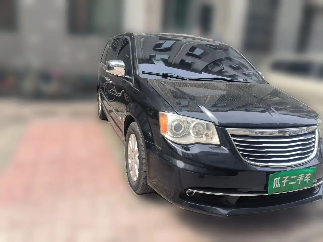 Chrysler Grand Voyager 2013 3.6L Luxury Edition — миниатюра 3