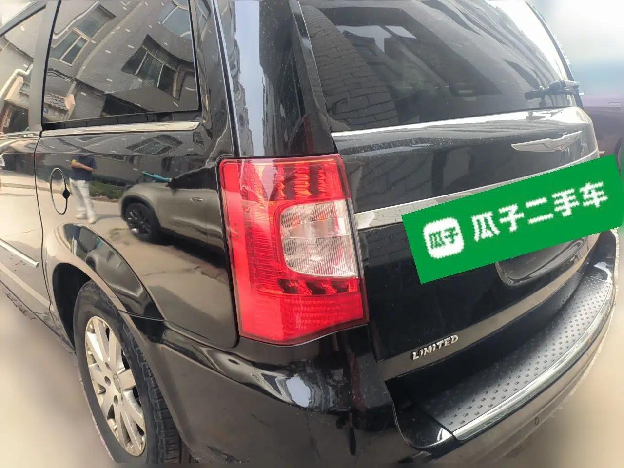 Chrysler Grand Voyager 2013 3.6L Luxury Edition — миниатюра 4
