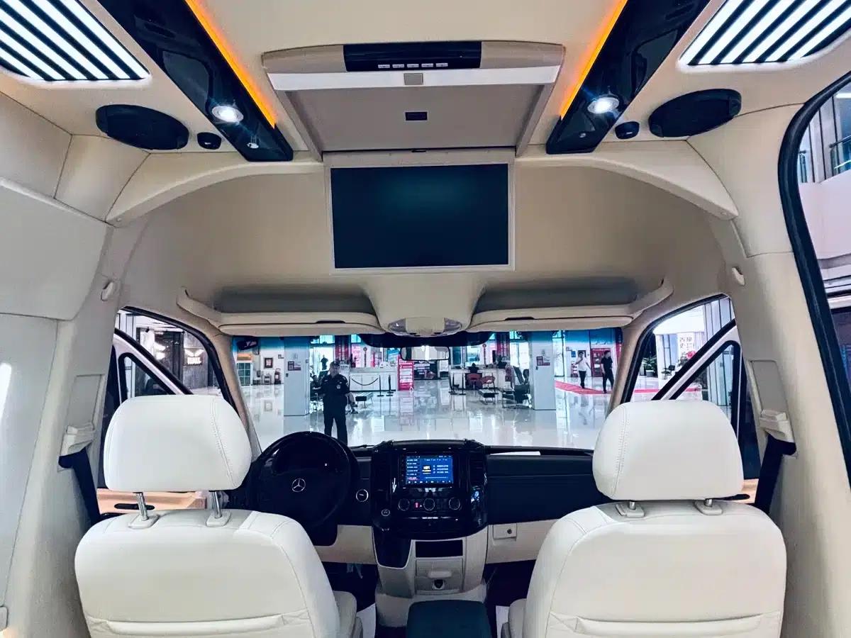 2018 Sprinter 3.5L Luxury Custom Edition — миниатюра 12
