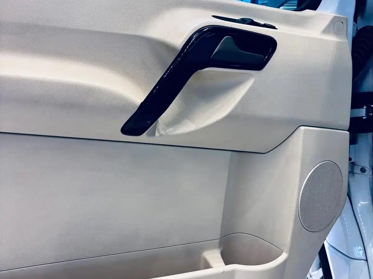 2018 Sprinter 3.5L Luxury Custom Edition — миниатюра 7